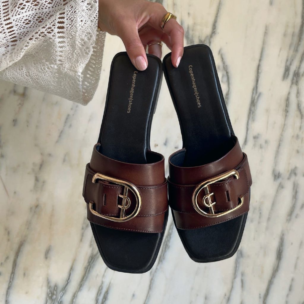 Kiss Slippers Brown