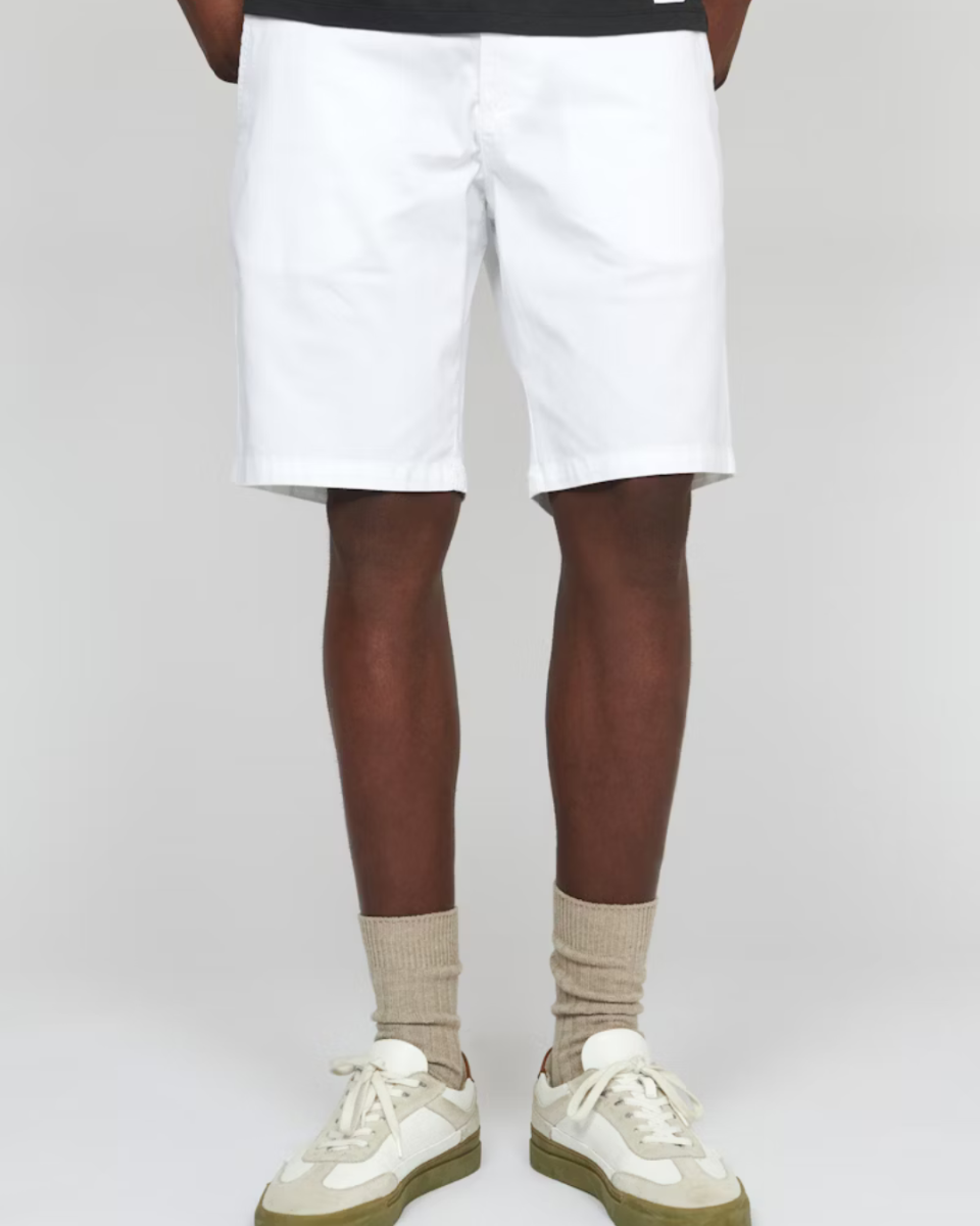 MAthomas Short White