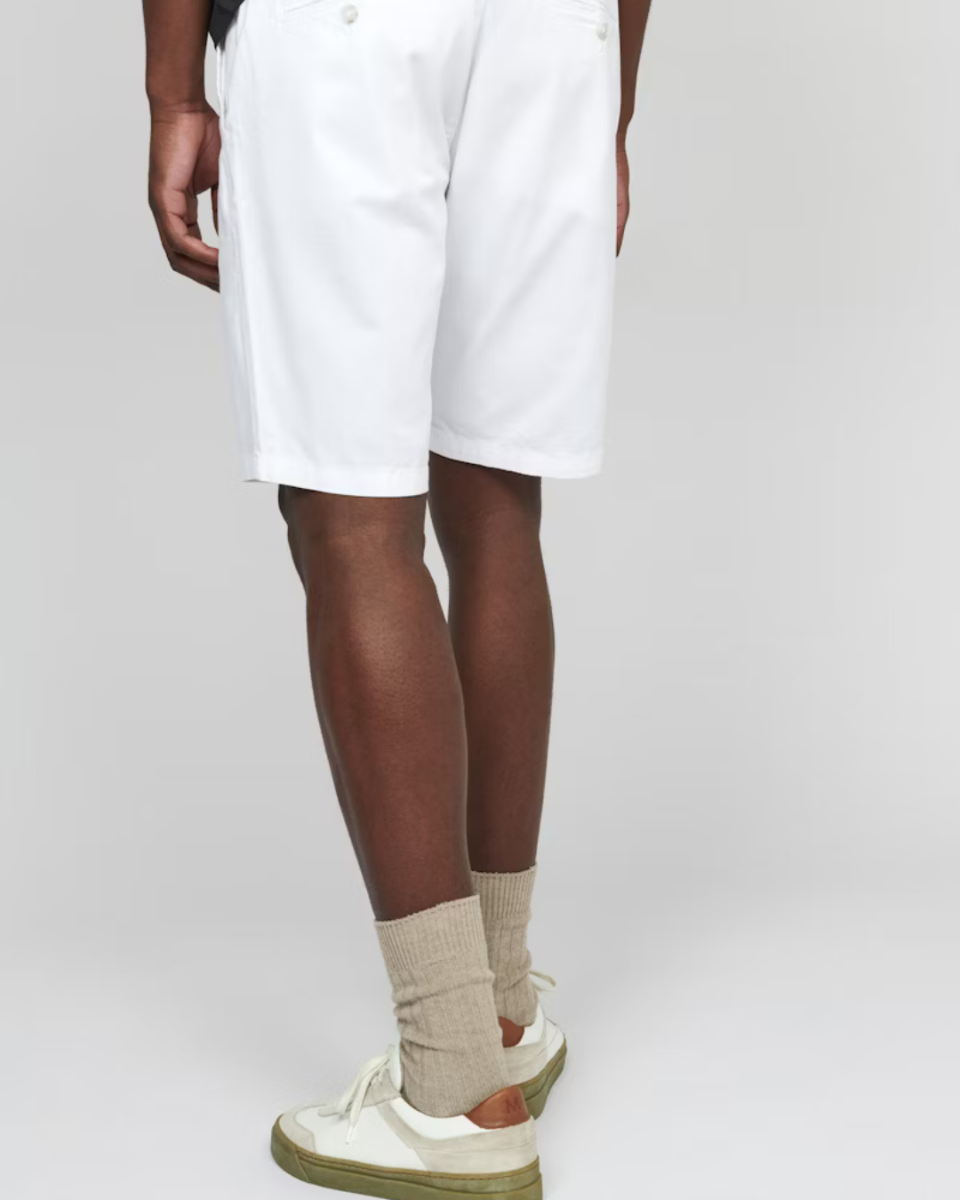 MAthomas Short White