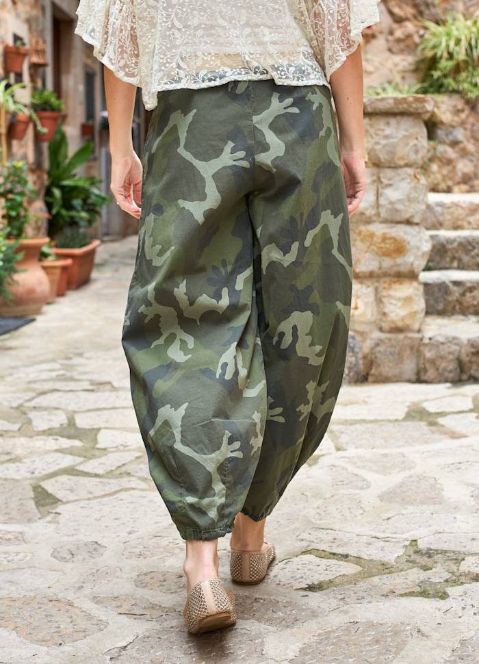 Black Colour Ally Balloon Pant Camouflage