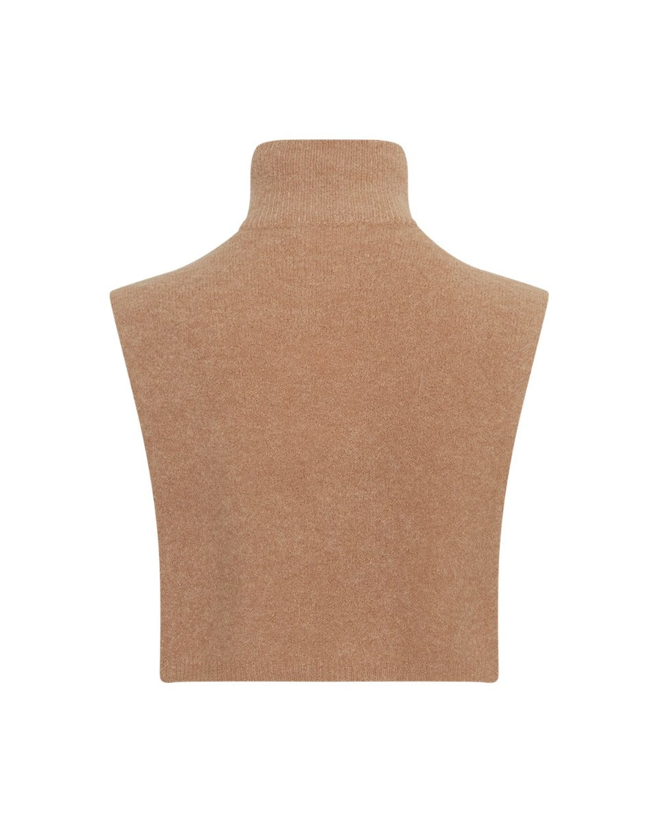 Milania Hope Bib Neck Cartouche