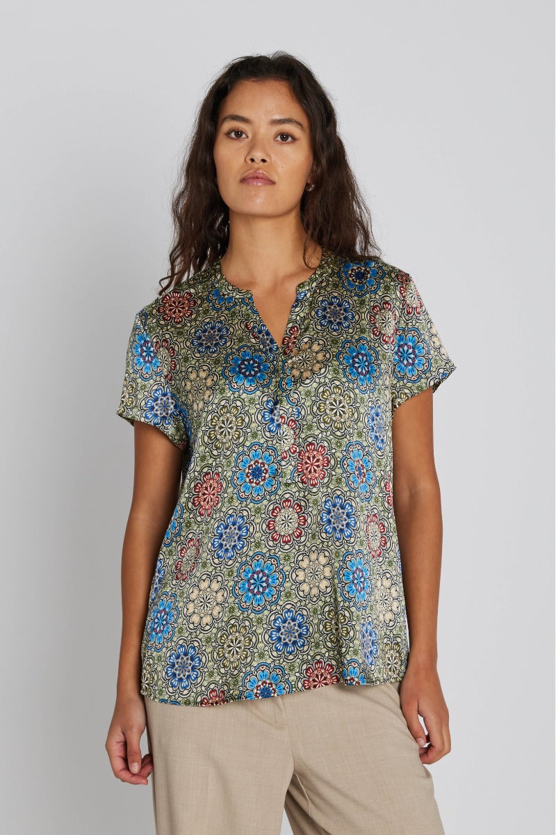 2009 Blaine Silk Top Mosaic