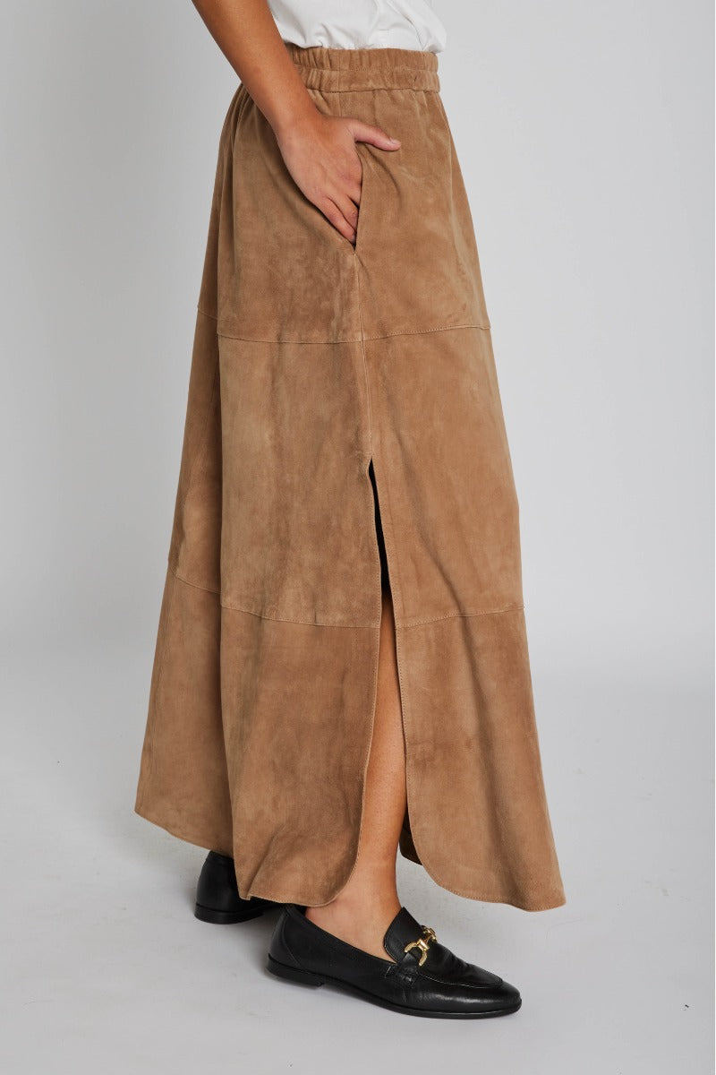 1014 Jono Suede Long Skirt Camel